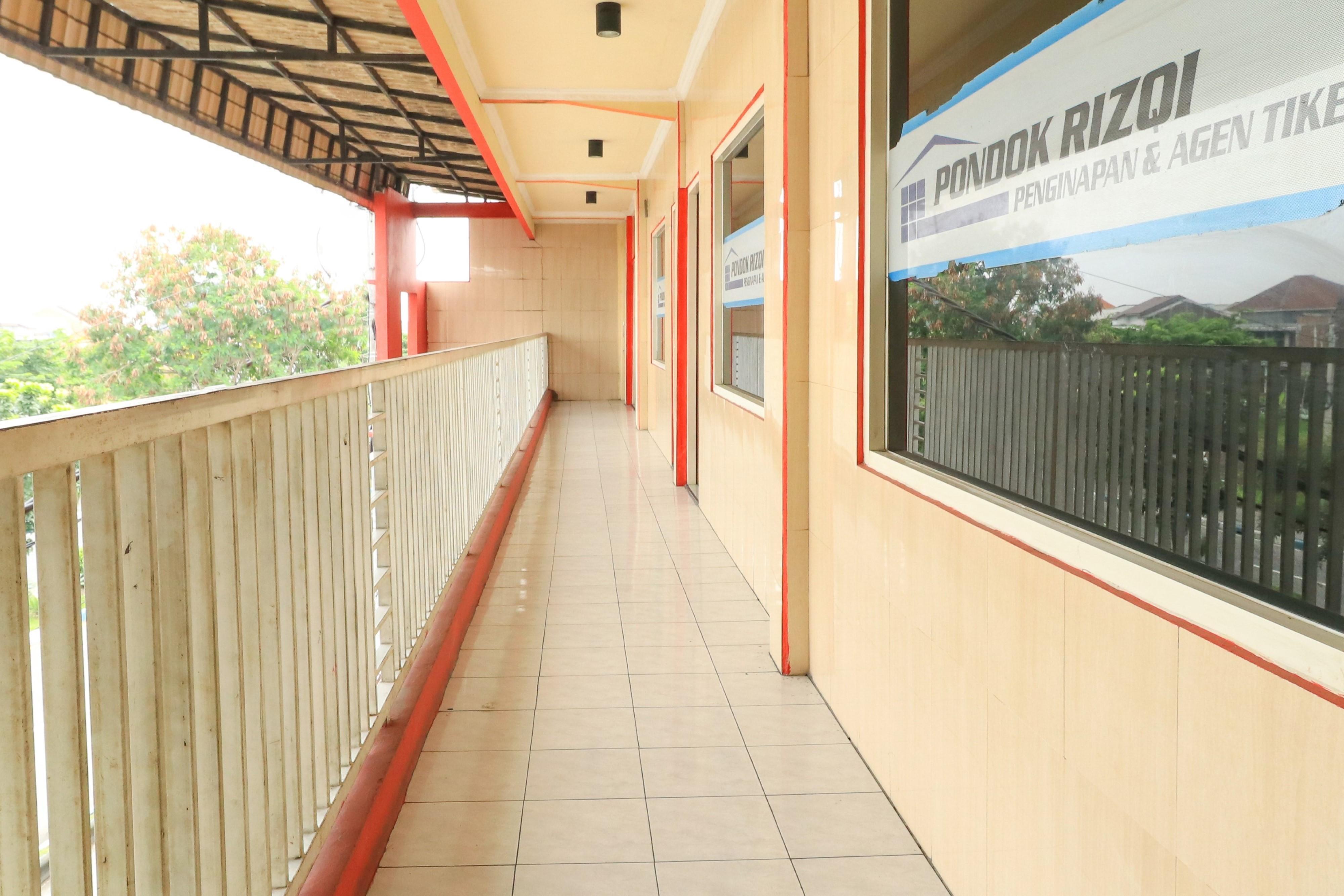 Penginapan Pondok Rizqi Syariah Brebek Buitenkant foto