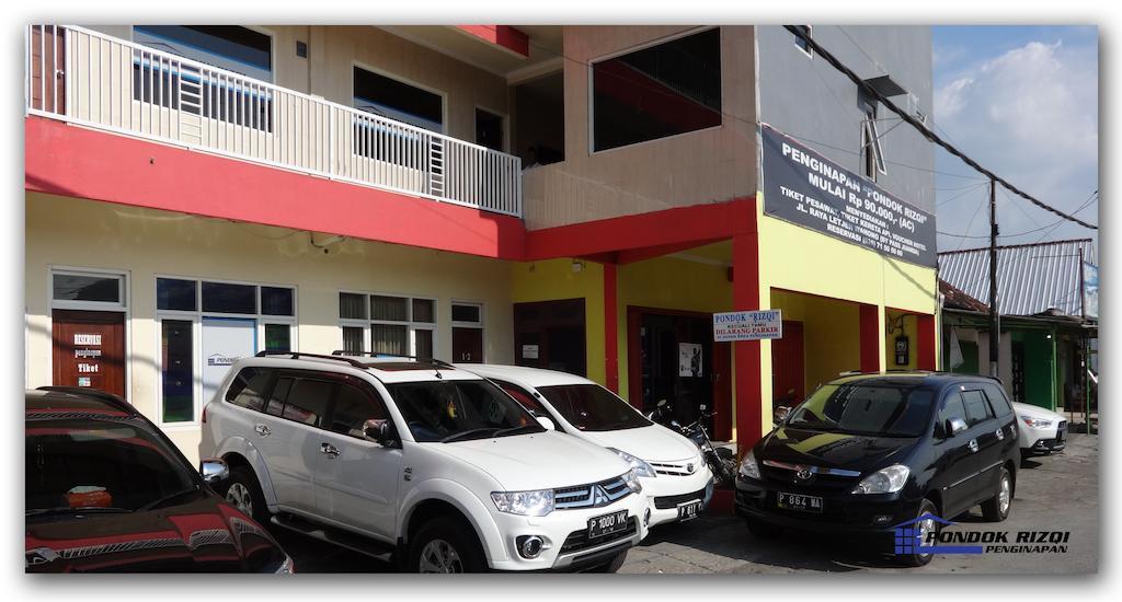 Penginapan Pondok Rizqi Syariah Brebek Buitenkant foto